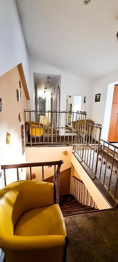 5 Stars High Hostel Bucharest